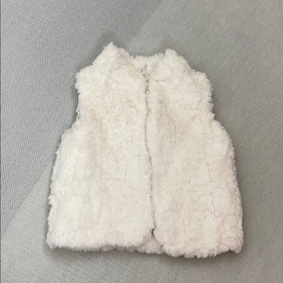 Carter’s faux fur vest - Picture 1 of 5